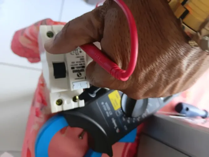 André Tecnico Eletricista ,instalação, manutenção e limpeza em ar condicionado geral