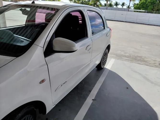 Toyota Etios X 1.3 Flex 16V 5P Mec. 2016