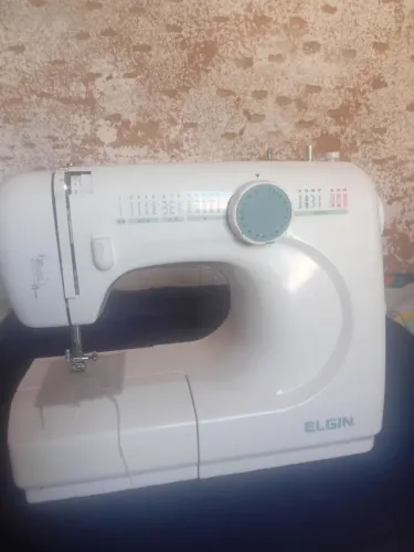 Máquina ee costura domest.