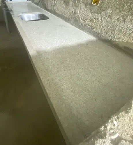 Pedra bancada Granito com cuba inox