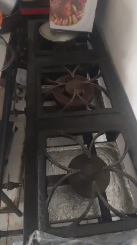 Fogão três bocas..