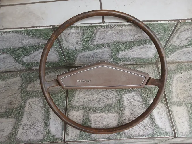 Volante marron passat