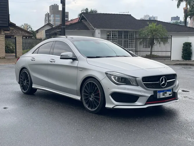 Mercedes-Benz CLA-250 Sport 4matic 2.0 16V 211cv Aut. 2015