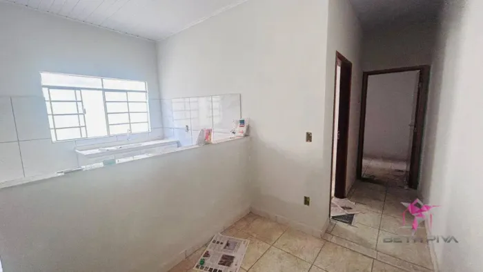 Casa com 2 dormitórios para alugar, 50 m² por R$ 700,00/mês - Jardim Adelina - Leme/SP