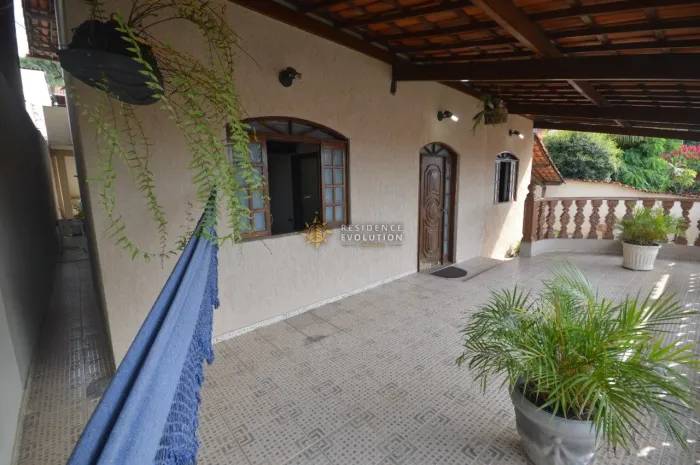 Casa com 3 Quartos sendo 1 Suíte à Venda, 360m², Copacabana, Próximo à Rua Central