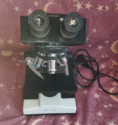 Microscópio - marca Motic - modelo Opton = R$ 1000,00