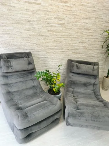 Par de poltronas que viram divã