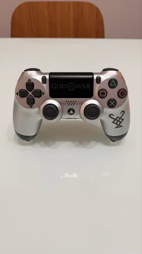 Dualshock 4 God Of War 2018 edição limitada