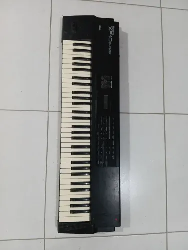 Roland XP 10 retirada de peças