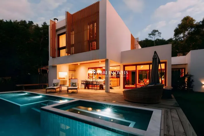Casa com 3 dormitórios à venda, 262 m² por R$ 9.000.000,00 - Centro - Porto Seguro/BA