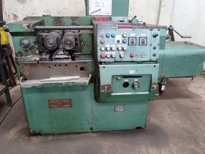 Laminadora de roscas 30T