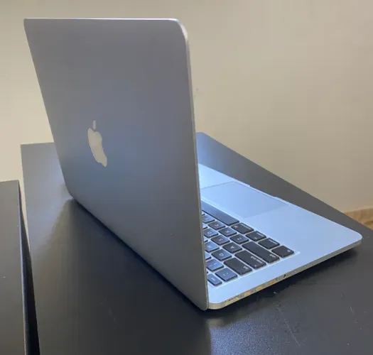 MacBook Pro Retina 13 2015 I5 8GB HD 128GB SSD - Zerado