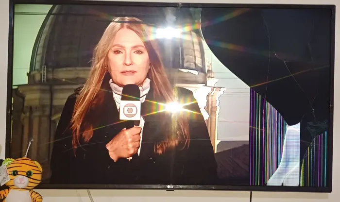 Desapego de TV LG 49'