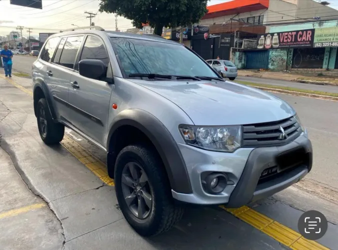Mitsubishi Pajero Outdoor 3.2 4X4 T.i. Dies.5p Aut. 2017