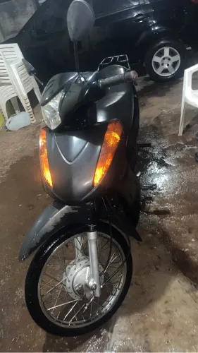 Vendo biz ks 100 ipva pago só transferir somente alguns detalhes de uso