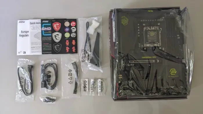 Placa Mãe MSI MAG B850 TOMAHAWK MAX WIFI, AMD, Socket AM5, ATX, DDR5 UDIMM, Wi-Fi 7