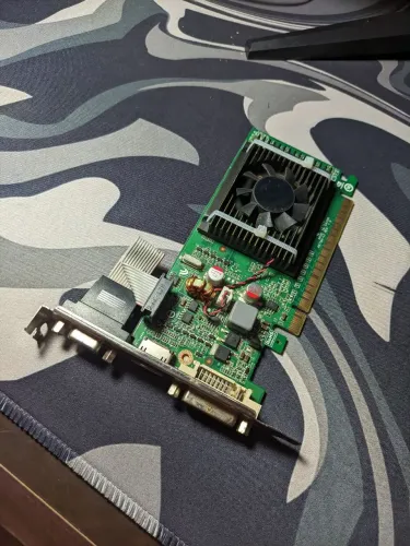 Placa de vídeo NVIDIA GeForce 8400 GS