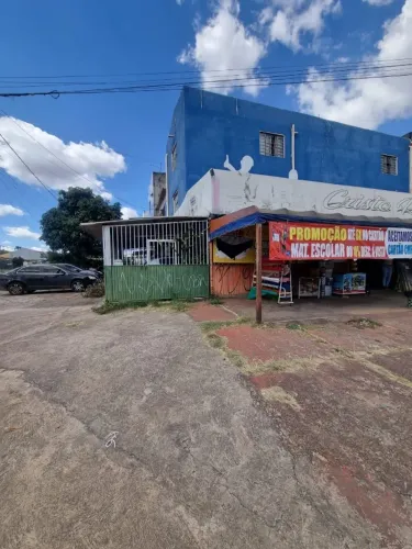 Ótimo prédio à venda na Santa Maria