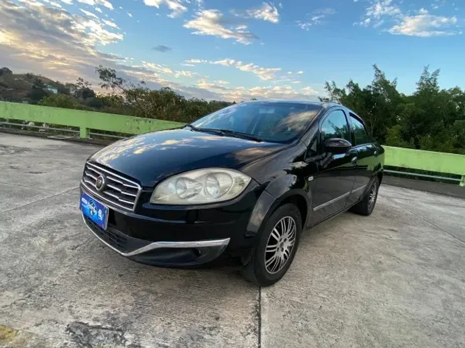 Fiat Linea Essence 1.8 Flex 16V 4P 2015
