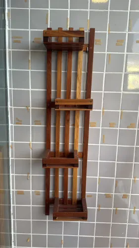 Suporte para Vasos em Madeira Vernizada - 4 Espaços