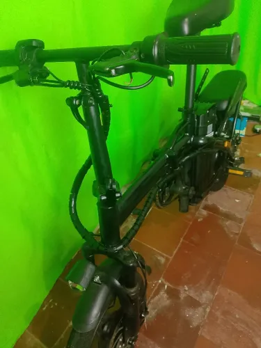 Bicicleta Elétrica Dobrável Nooda + 2 Baterias (30 km/h | 35 km de autonomia)