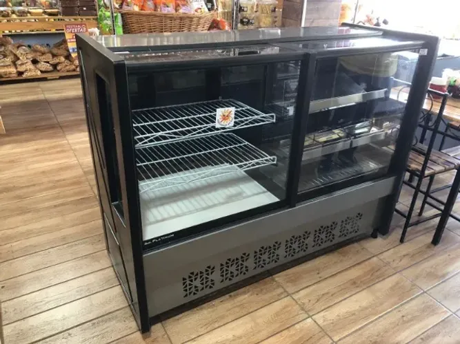 VITRINE DUPLA REFRIGERADA PARA CONFEITARIA E QUENTE 1.50MT - NOVO