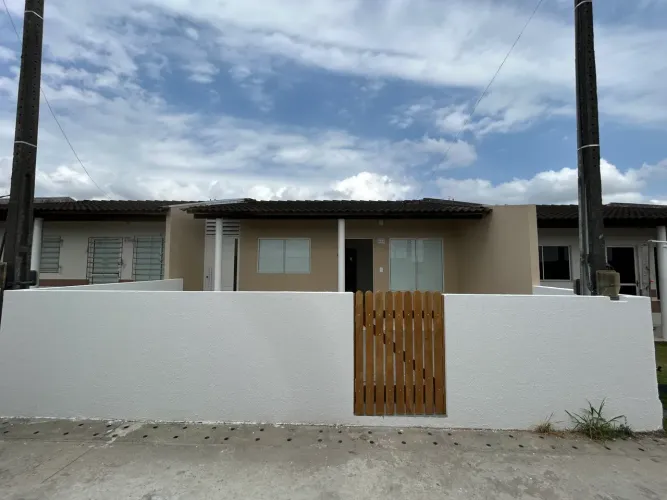 Casa Reformada com Piscina e Churrasqueira | Aceita Financiamento