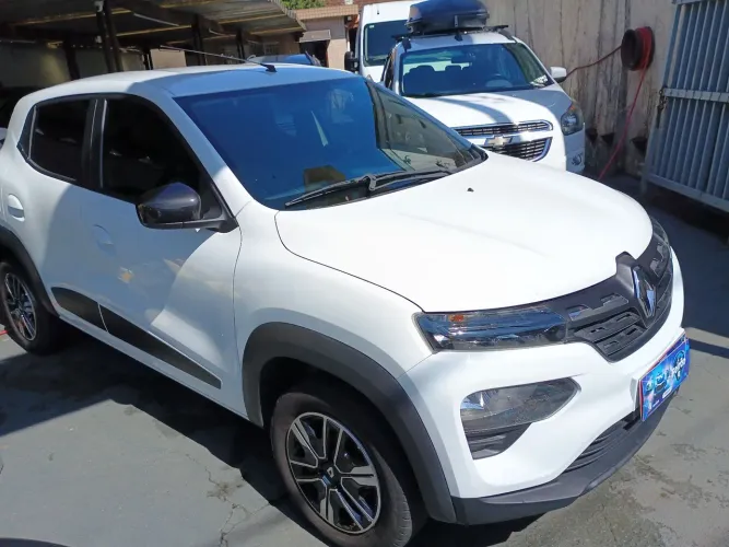 Renault Kwid Intense 1.0 Flex 12V 5P Mec. 2023