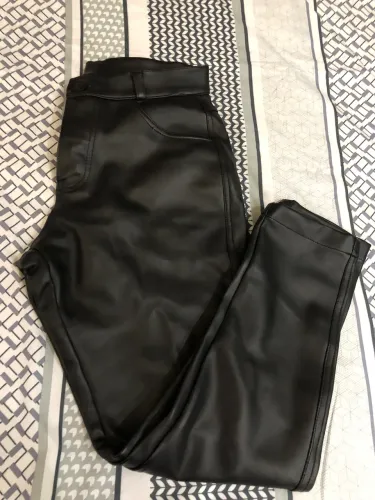 Calça couro