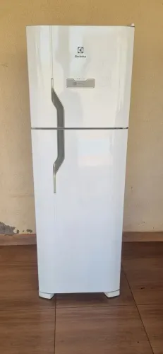 Vendo Geladeira Eletrolux FROOSFREE DFN41