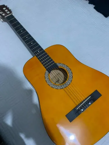 Violão nylon. BRAVO para iniciantes 