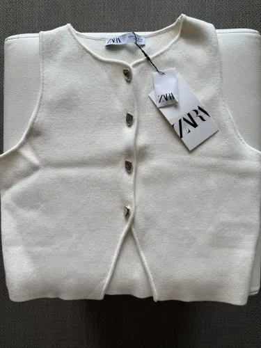Colete Off-White Zara