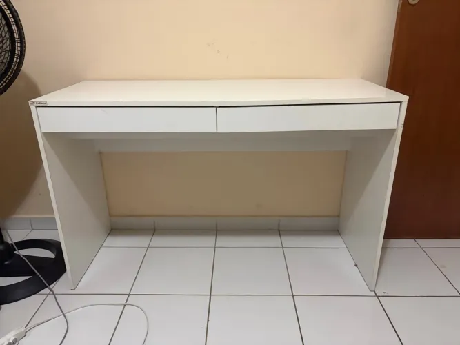 Escrivaninha branca à venda