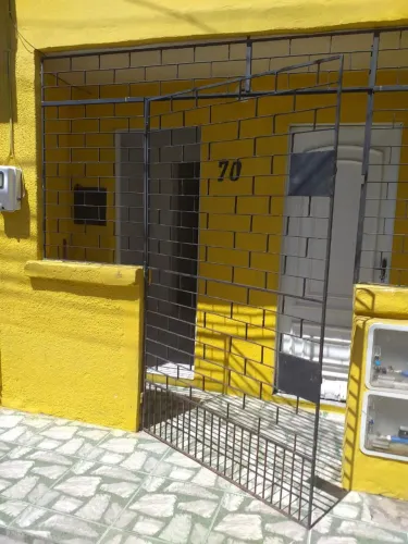 Alugo casa de vila no Montese