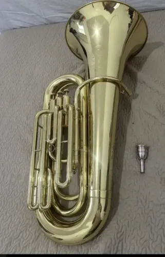 Tuba HS r368 usada