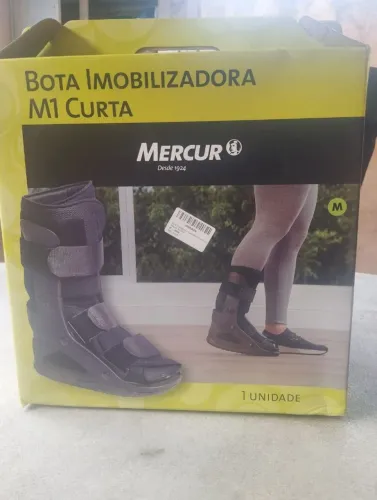 Vende - se bota imobilizadora semi nova