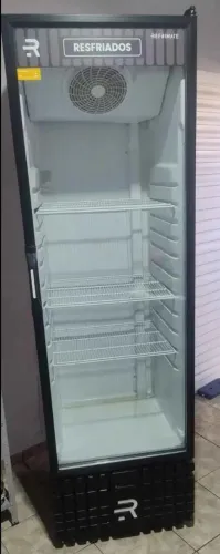 Expositor de bebidas Refrimate 400L, usado em boas condições.