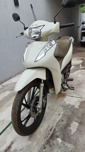 Honda Biz 125 2022 único dono 
