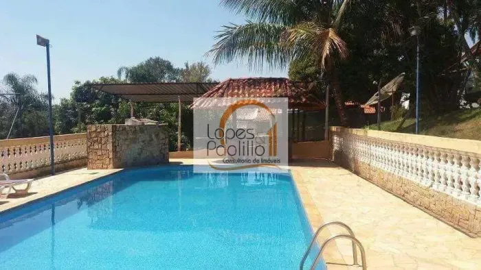 Chácara com piscina à venda na Vila Santa Helena, em Atibaia!!