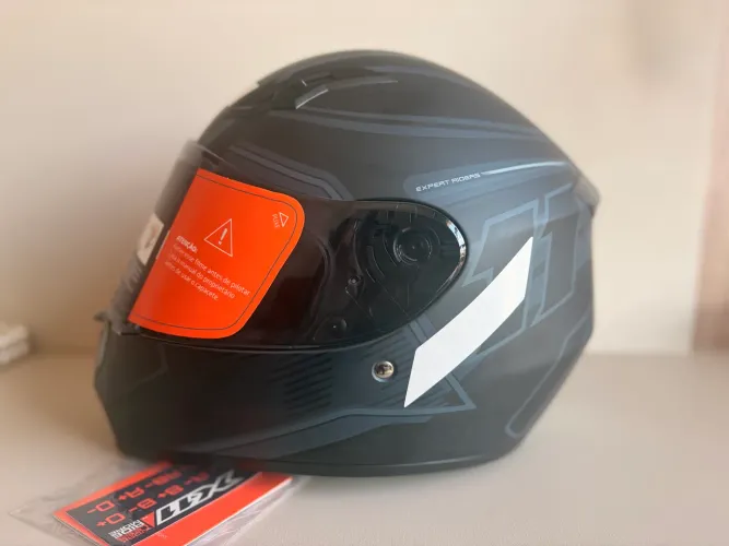 Capacete preto trust 60 X11