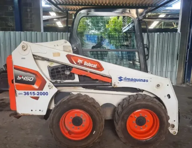 Minicarregadeira Bobcat S450 Ano2024 Com 1044.9hs C Ar Cond