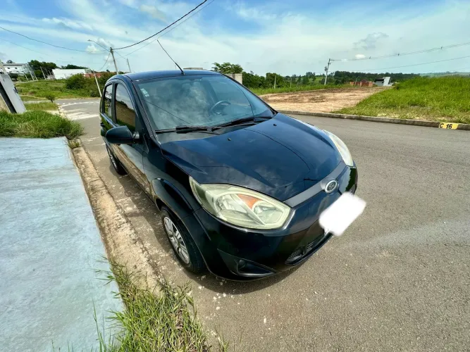 Ford Fiesta Sedan SE 1.6 8V Flex 4P 2014