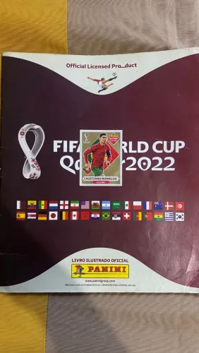 CRISTIANO RONALDO GOLD COPA 2022 (EXTRA STIKER CR7 DOURADO)