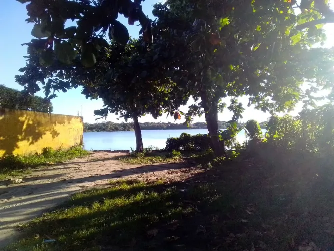 Vendo pedaço do paraíso! 3 frentes 3 mil m2 Financio com entrada!