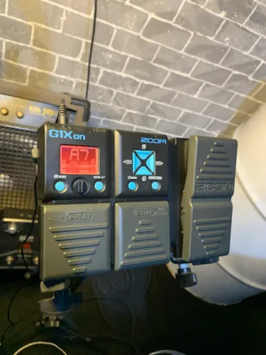 Pedaleira Zoom G1Xon