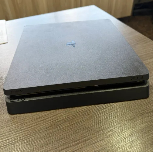 PlayStation 4 1T Slim