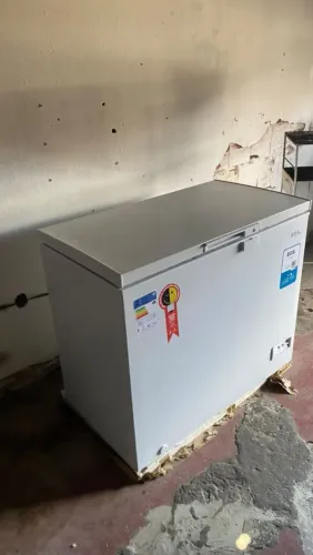 Vendo Frezer nova