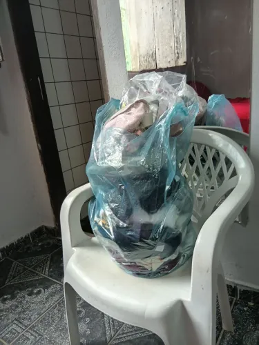 Doação de roupas e outras coisas 