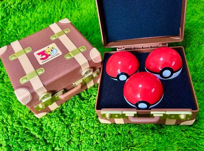 Maleta Pokémon Celebração 30 anos oficial PROMOÇÃO
