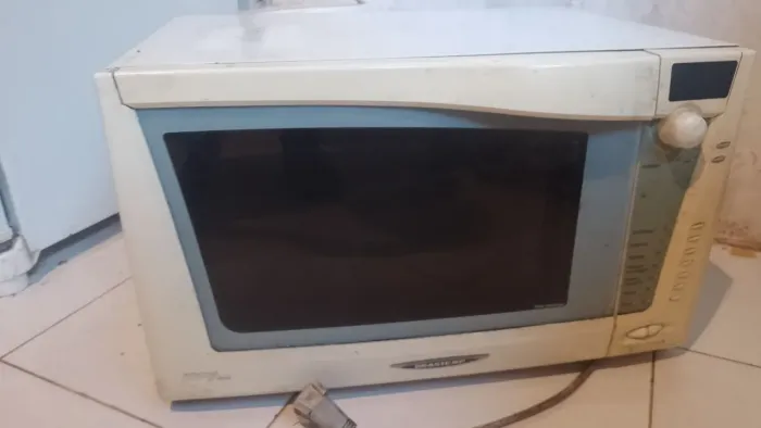 Microondas para tirar peças